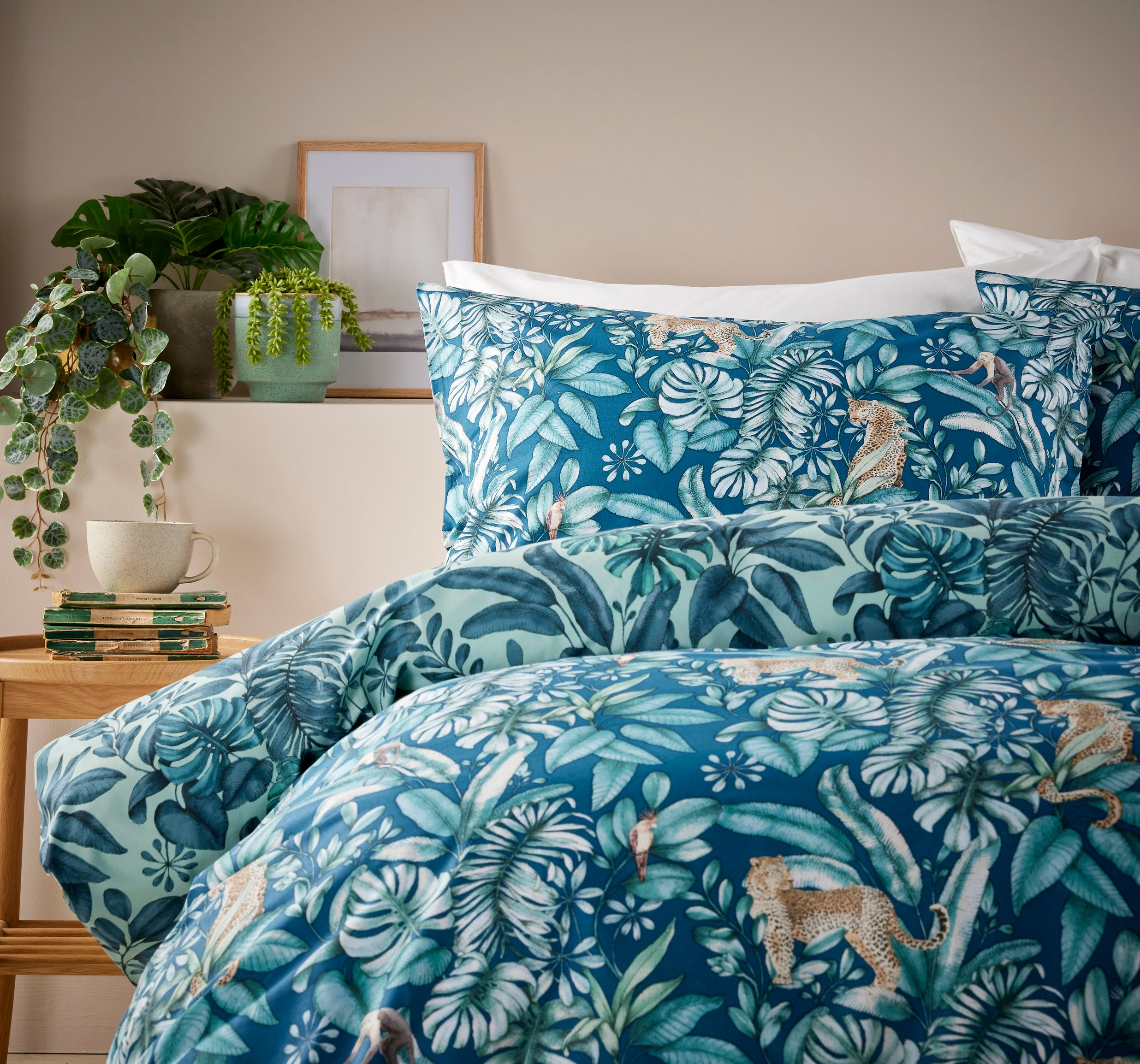 Vantona Home - Jungle life bedding - blue bedding - floral bedding - printed bedding - soft bedding - vantona bedding - bedroom inspo - duvet cover - duvet set