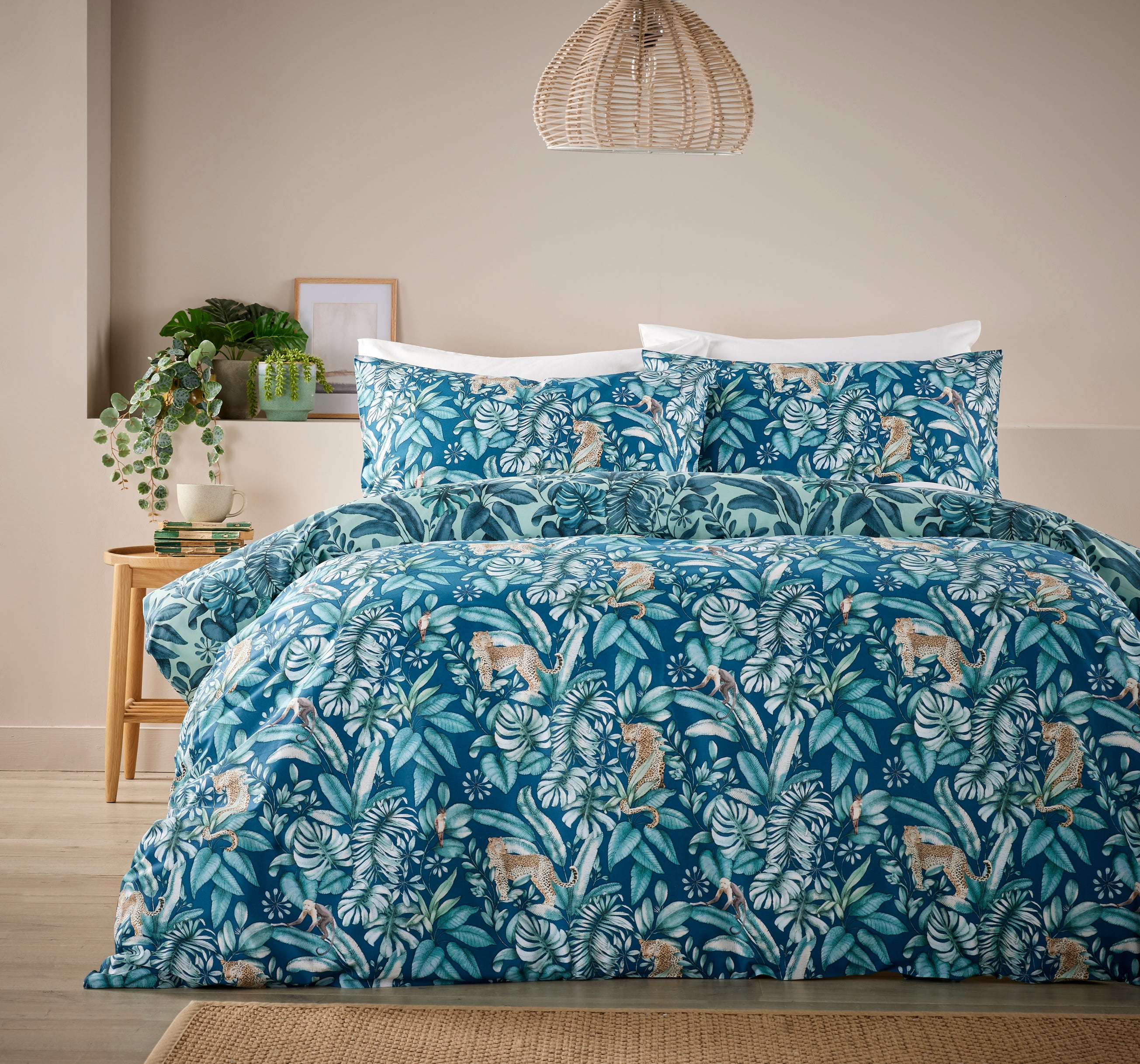 Vantona Home - Jungle life bedding - blue bedding - floral bedding - printed bedding - soft bedding - vantona bedding - bedroom inspo - duvet cover - duvet set