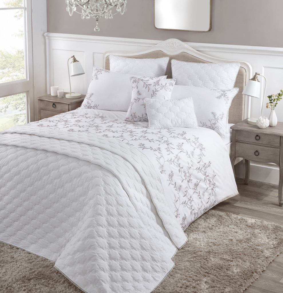 Vantona - Vantona home - Vantona bedding - Vantona duvet covers - Vanton bed linen - Bed Sets - Bedding - Bed Sheets- Bedspread - Fitted sheet - Bed Covers - Quilt cover - Luxury Bedding - Duvet covers - Double bedding - white bedding