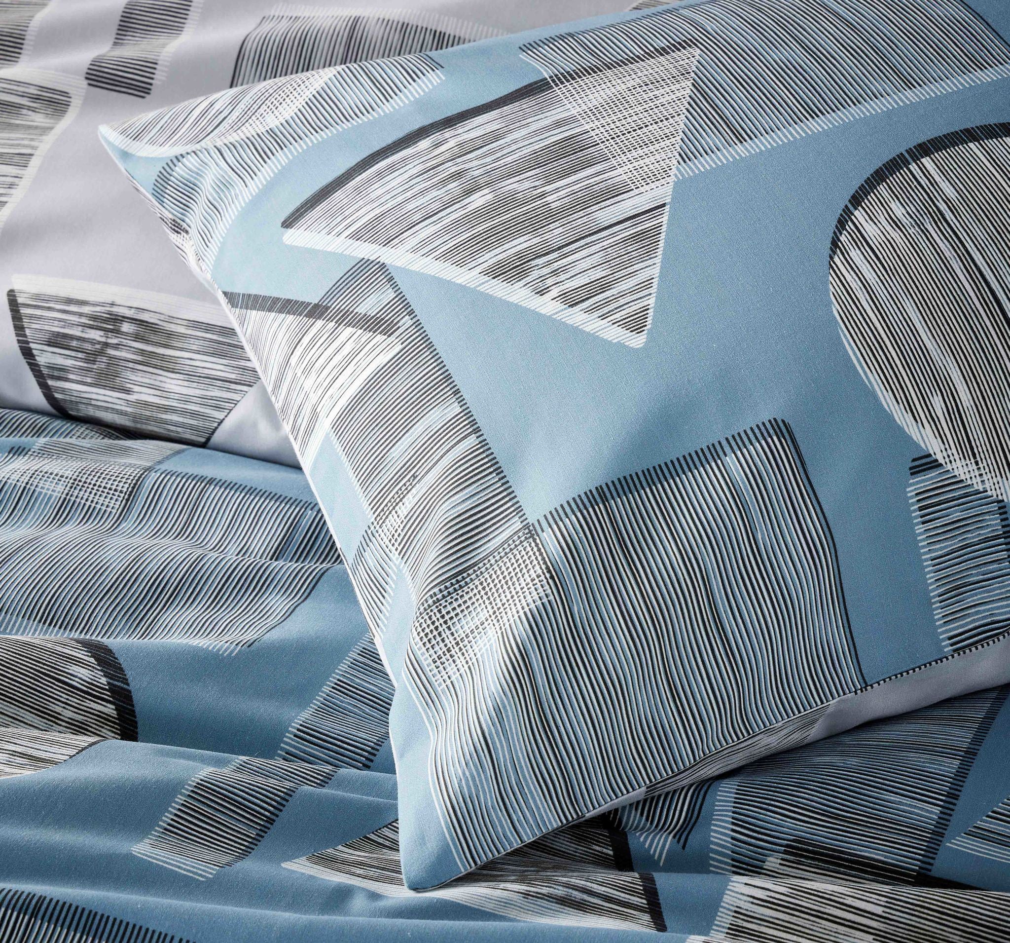 Essentials-stringgeo-vantonabedding-bluewedding-printedbedding-geometricbedding-brightbedding-colourfulbedding-unibedding-cheapbedding3