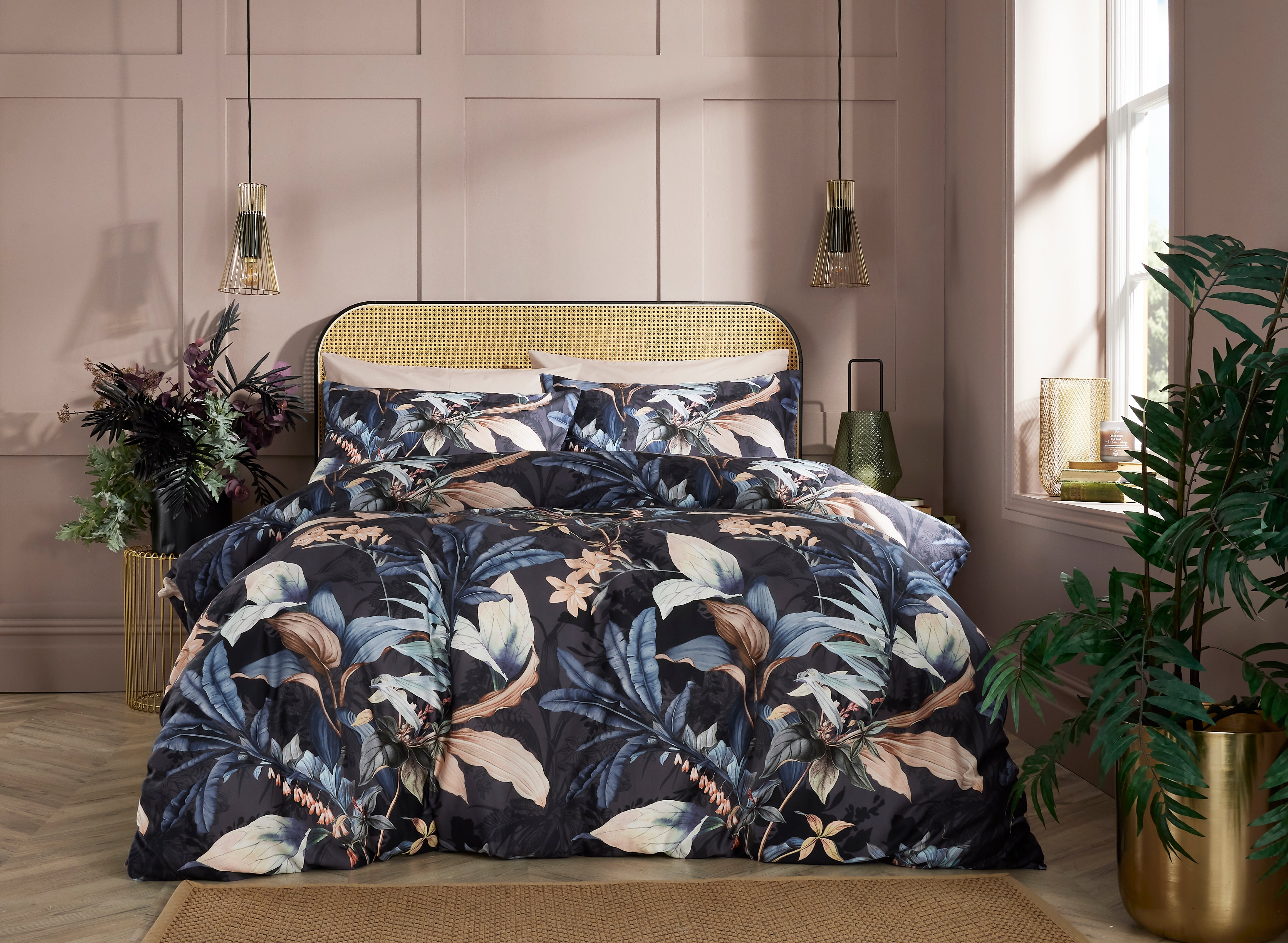 Vantona Luxe Range Chalfield Duvet Cover Set - Multi, Cotton Rich, All Seasons (All Sizes)