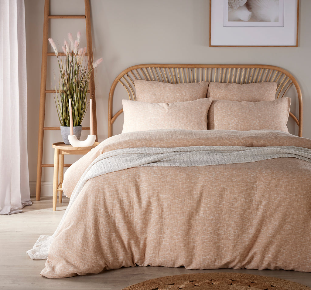 AlmondGlaze2-Vantona-Vantonahome-bedding-hotelbedding-luxurybedding-bohobedding-wovenbedding-Vantonabedding-bedlinen-duvet-premiumbedding-bestbeddingbrands-BedSets-Bedspread-Fittedshe