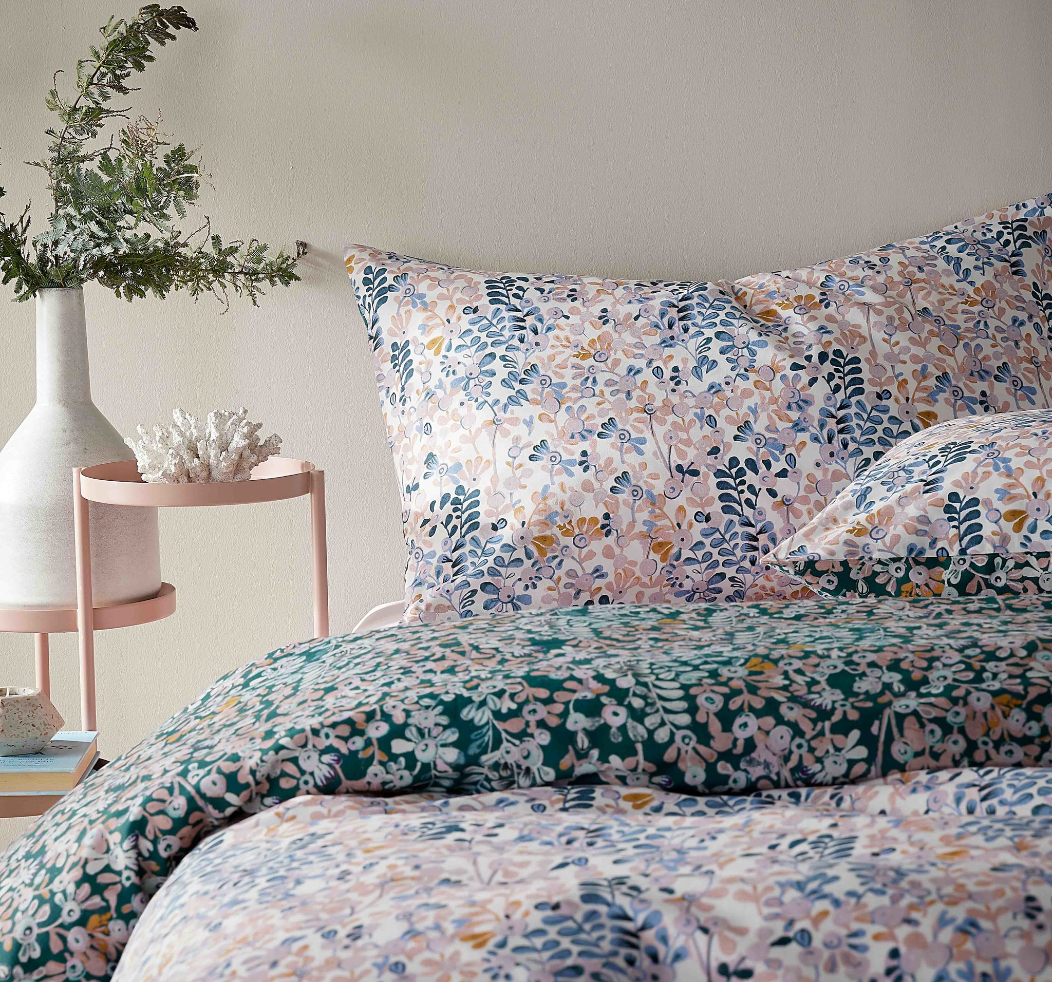 Essentials-distyfloralVantona-Vantonahome-bedding-floralbedding-cheapbedding-budgetbedding-bedlinen-duvet-premiumbedding-bestbeddingbrands-BedSets-Bedspread-Fittedsheet-doublebedding