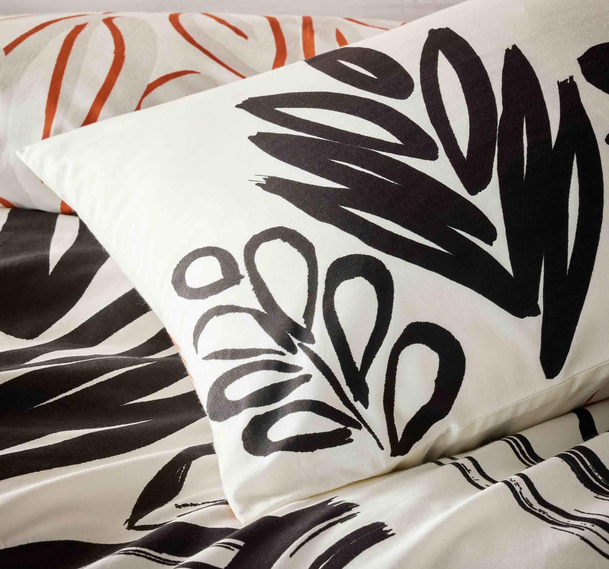 Essentials-monoleaves-vantonabedding-boldbedding-cheapbedding-blackandwhitebedding-printedbedding2