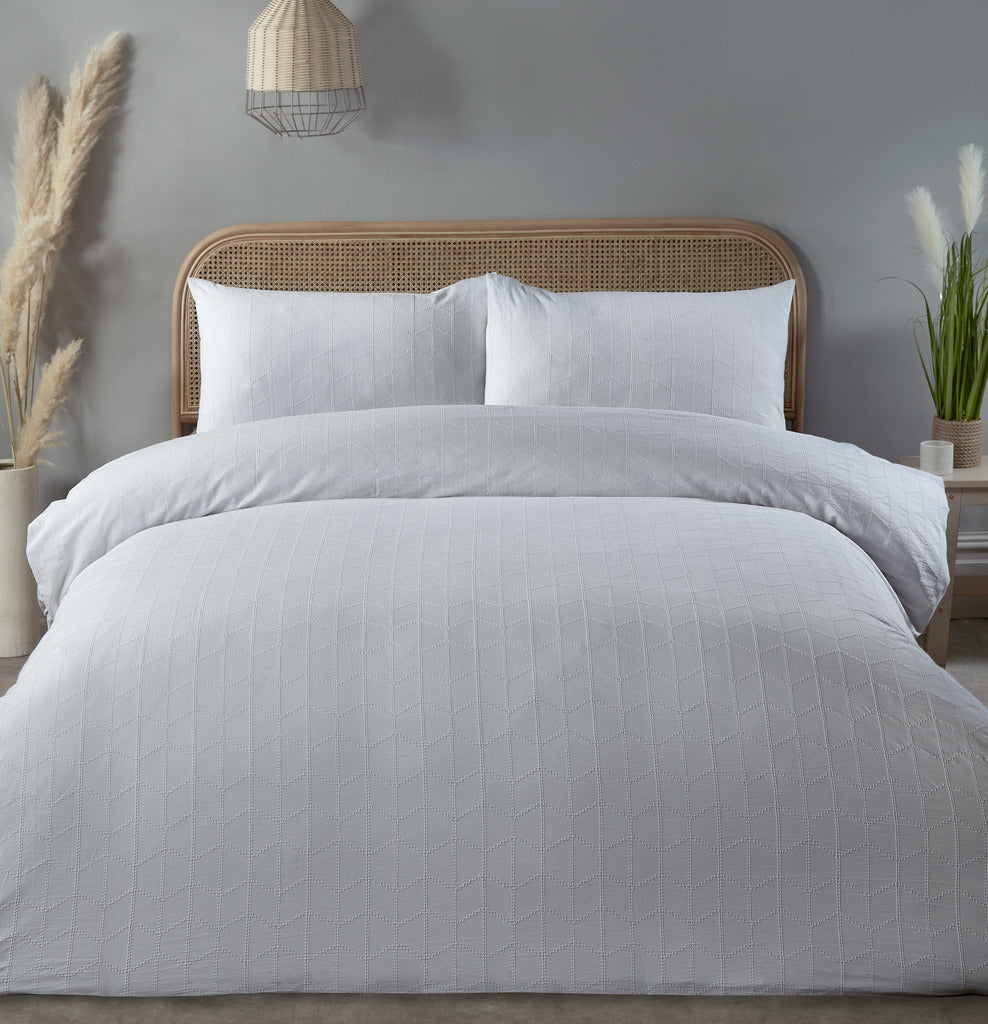 Vantona - Vantona home - Vantona bedding - Vantona duvet covers - Vanton bed linen - Bed Sets - Bedding - Bed Sheets- Bedspread - Fitted sheet - Bed Covers - Quilt cover - Luxury Bedding - Duvet covers - Double bedding - grey bedding - kjmono bedding - floral bedding