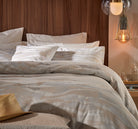 Luxe-Hardwick-Vantona-Vantonahome-bedding-hotelbedding-luxurybedding-goldbedding-luxebedding-Vantonabedding-bedlinen-duvet-premiumbedding-bestbeddingbrands-BedSets-Bedspread-Fittedshe